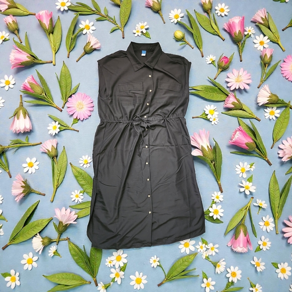 Old Navy Dresses & Skirts - Old Navy Black Dress with Button Detail
